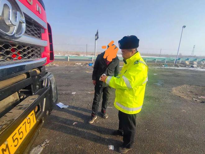 交通安全警示案例丨疲劳驾驶隐患大眼睛一闭一睁危险已至……(图6)