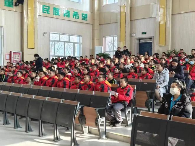 护航开学兵团交警送上“交通安全第一课”开学季(图9)