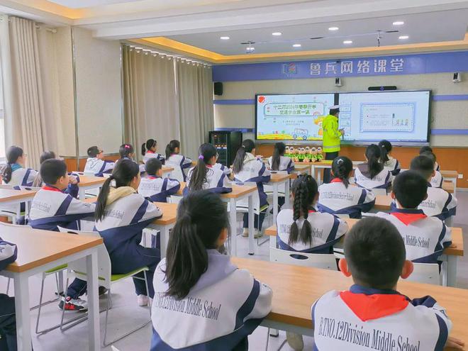 护航开学兵团交警送上“交通安全第一课”开学季(图21)