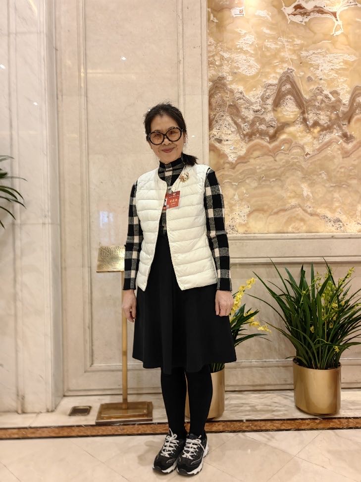 迟子建委员：冰雪热潮体现城市活力人文交流添彩“诗和远方”