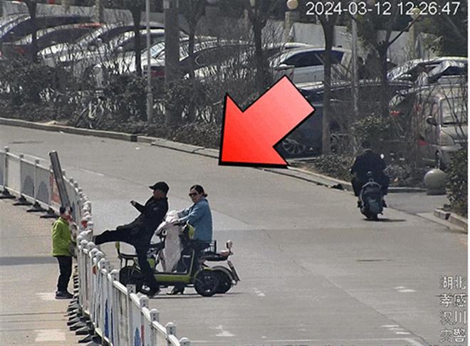 两次故意损坏交通设施汉川一男子被拘留(图2)