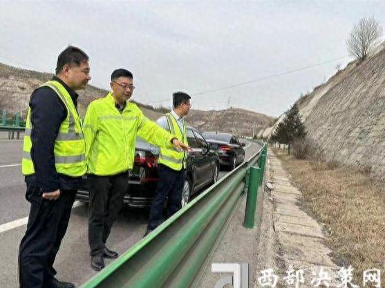 神木市神府分公司多措并举做好“清明节”交通服务保障工作