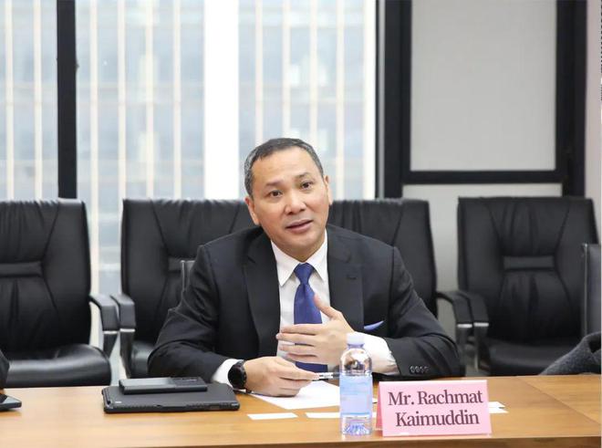 园区动态印度尼西亚海洋与投资统筹部基础设施与交通运输部副部长凯穆丁一行莅临晶澳科技(图2)
