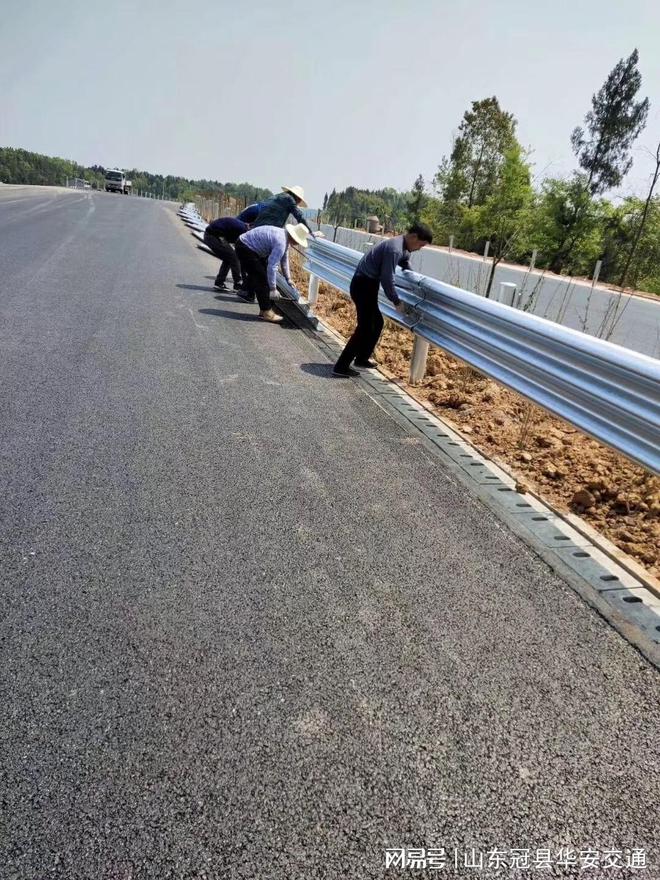 波形护栏厂家：哪种波形护栏不易生锈？(图4)