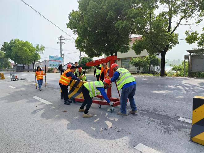 澧县公路建设养护中心开展道路交通安全整治行动(图2)