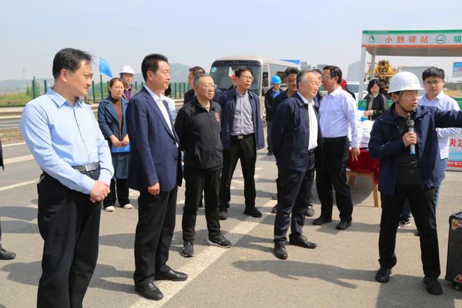 感知山东住日照全国和省人大代表小组调研交通基础设施项目建设(图2)