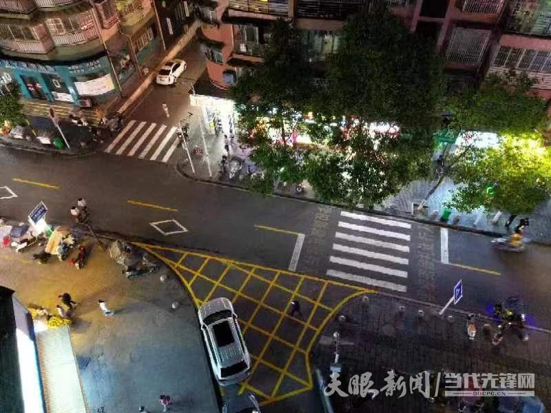 遵义交警优化20所学校门前交通设施(图2)