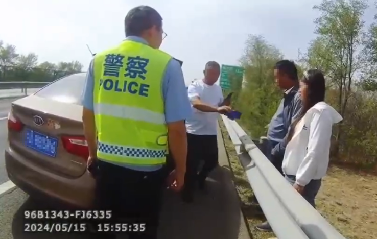 身体不适仍驾车最终撞上高速护栏