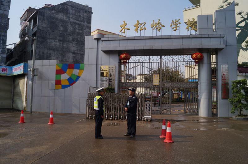 广西一大货车冲向小学生致3死2伤肇事车涉嫌超载(图2)