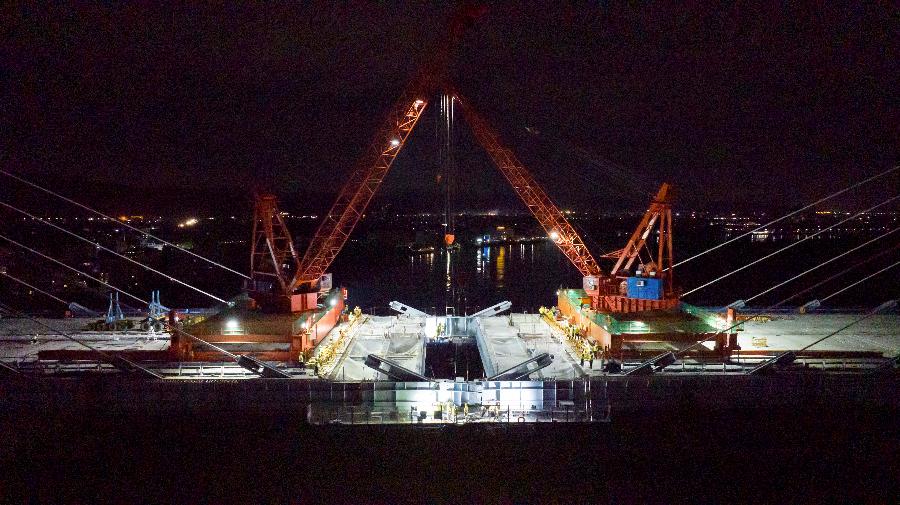 成功“牵手”潮汕环线高速京灶大桥主桥顺利合龙