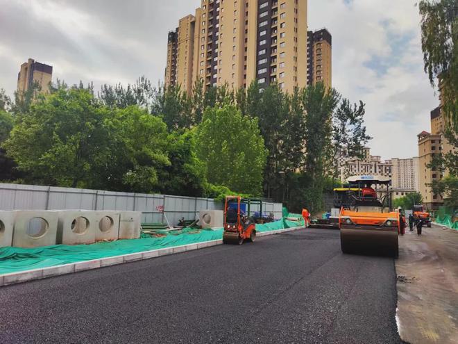 海港区市政设施管护中心：打通断头交通堵点畅通百姓出行