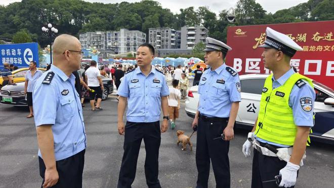乐山公安交警圆满完成龙舟文化展演活动交通安保任务(图3)
