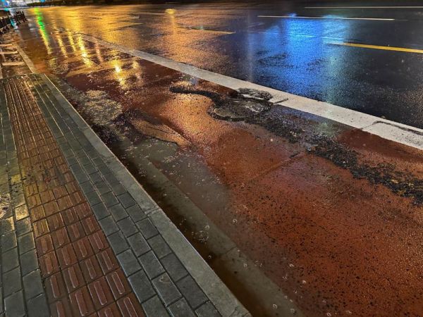 连夜暴雨出门“看海”？道路积水难题有何破解？