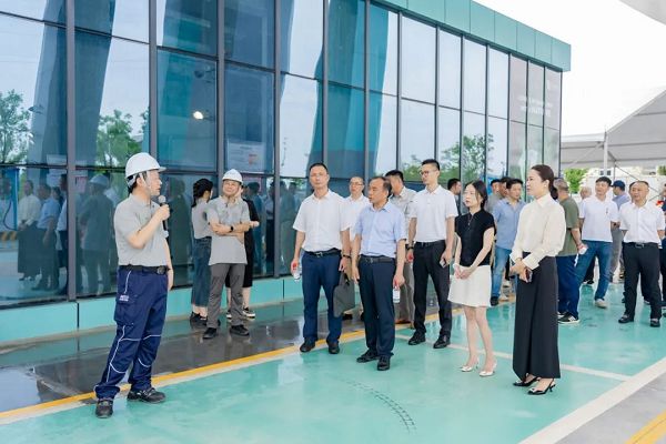 联和氢能东方氢港加氢站盛大启动打造氢能交通新标杆