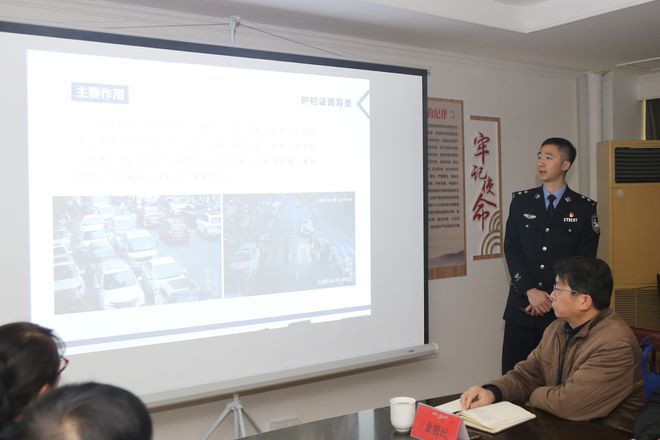 人大政协听证：顺应民生需求交通隔离护栏该如何优化调整？(图2)