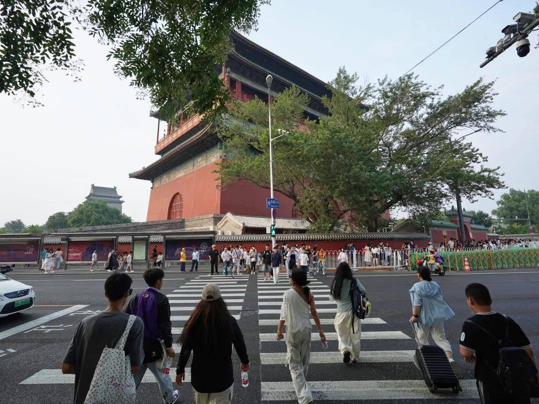 拍照、骑行“两相宜”！北京鼓楼网红打卡地“变了样”(图2)