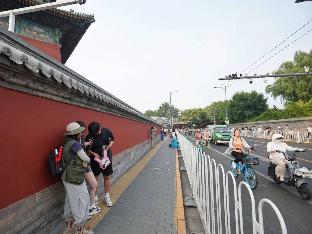拍照、骑行“两相宜”！北京鼓楼网红打卡地“变了样”