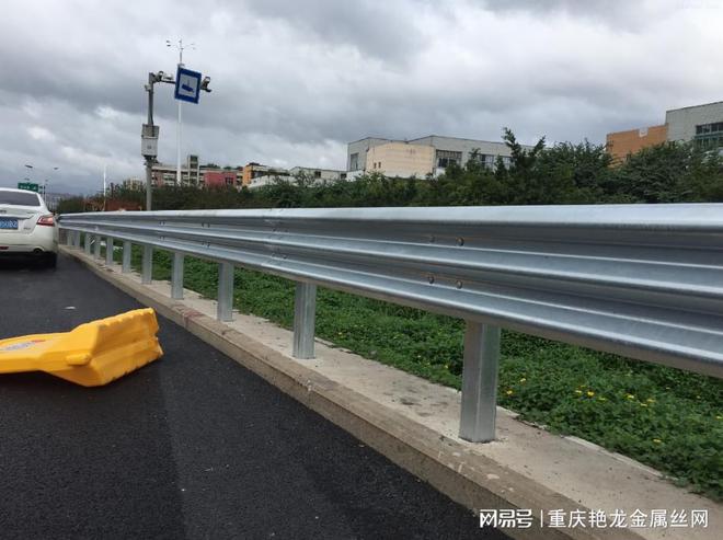 重庆波形护栏厂家
