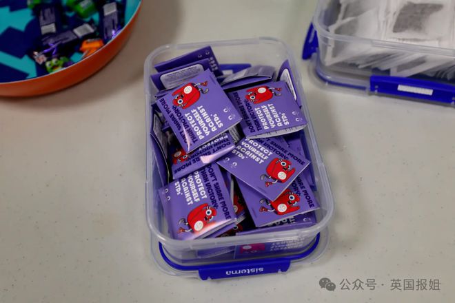巴黎奥运发30万只套套遭吐槽！各处封路交通涨价连老鼠都困在下水道？？(图2)