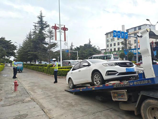 首批打造3个示范路口大理市持续推进非机动车交通组织优化(图4)