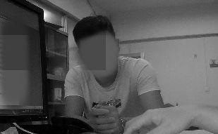男子开车躲小狗撞上护栏！10小时后报警却因骗保被抓！(图5)