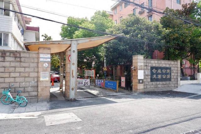小区门口主干道修缮完工居民却担忧了起来？只因……