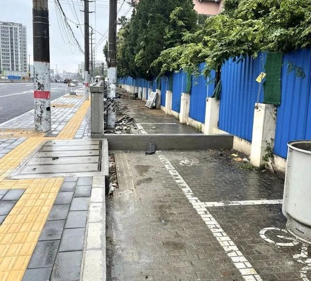 小区门口主干道修缮完工居民却担忧了起来？只因……(图4)