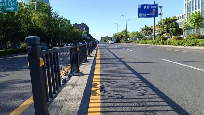 许昌：莲花型护栏、精细化管护扮靓公路“高颜值”