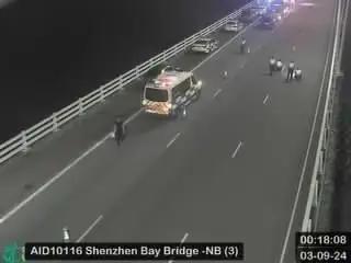 深圳湾公路大桥上一辆私家车冲破护栏坠海车主已身亡！警方披露更多细节(图2)