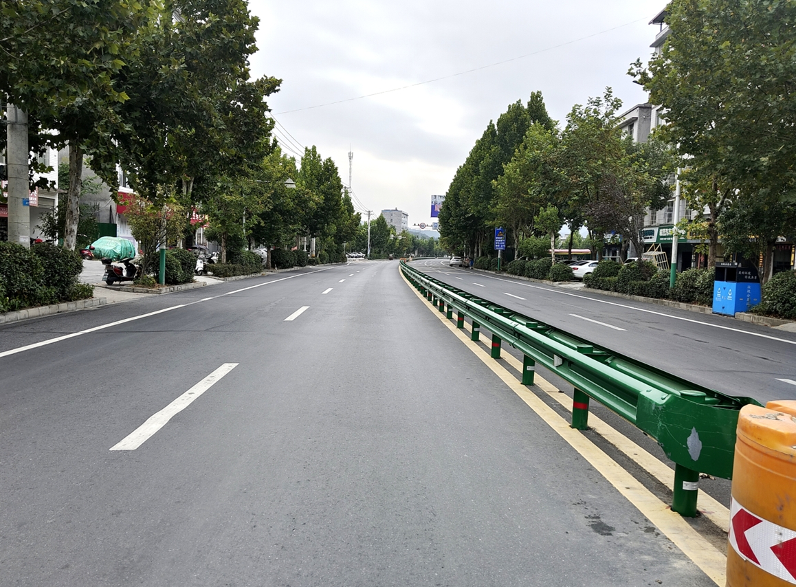 为民办实事丨县交通运输局：“小护栏”守护“大安全”(图3)