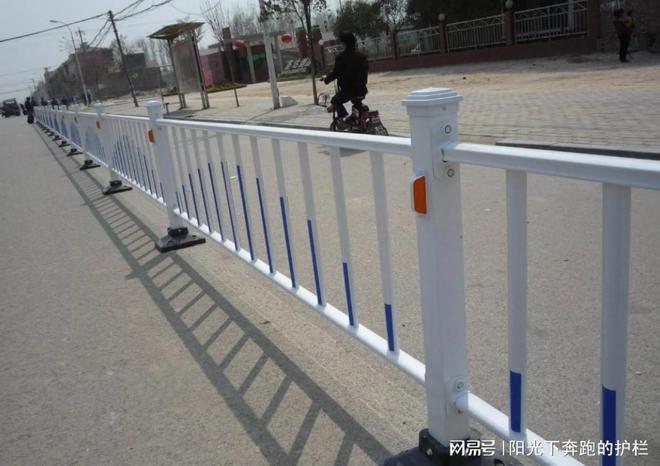 车道隔离护栏@道路中央防撞车道隔离护栏(图2)