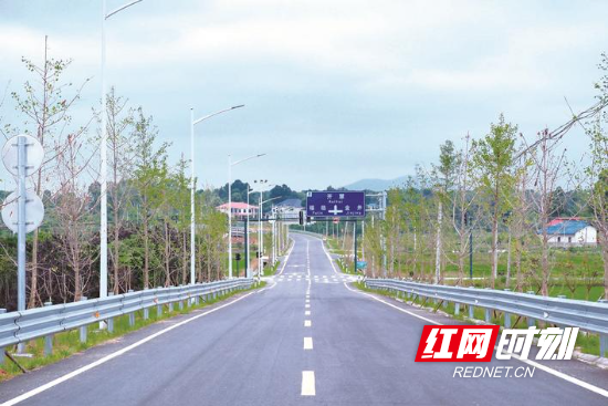 组图沿着公路看星沙千里通衢接芳草