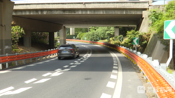 会转的公路护栏南京应用弹性转子护栏降低交通事故损失