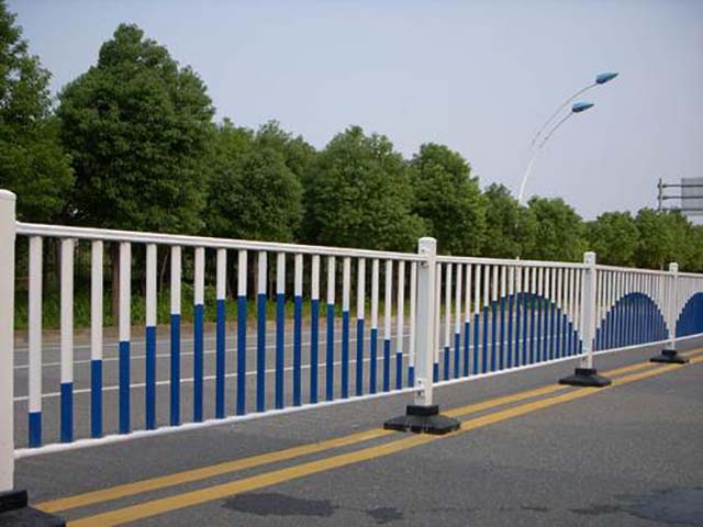马路护栏标准(图2)