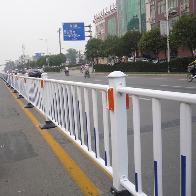 「道路中间护栏」道路中间护栏撞坏赔付标准？