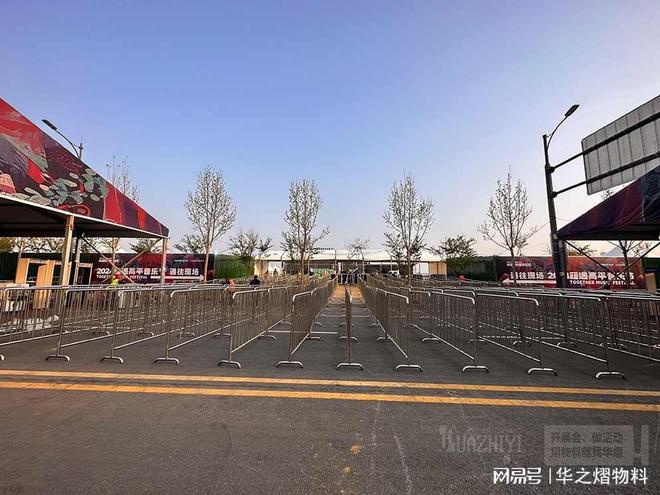 商丘铁马护栏租赁公司出租的护栏可以有效满足隔离需求(图3)
