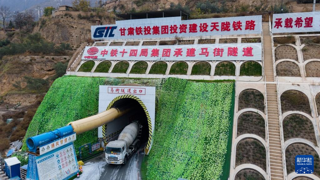 甘肃陇南：建设交通路网破除山水阻隔(图6)