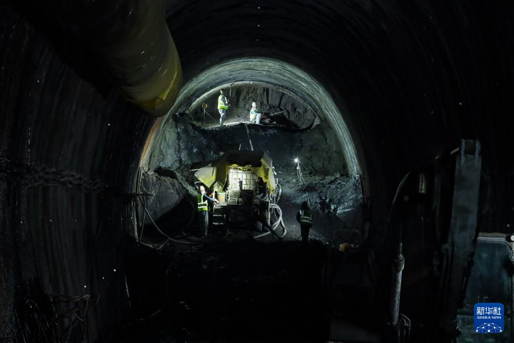 甘肃陇南：建设交通路网破除山水阻隔(图7)