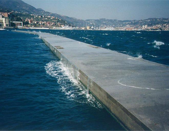 海润介绍：浮式防波堤的施工工艺
