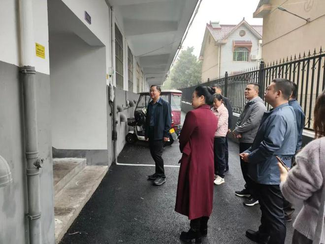 信阳市平桥街道两庙社区：小区改造“老”居民过上“新”生活