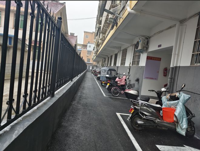 信阳市平桥街道两庙社区：小区改造“老”居民过上“新”生活(图5)