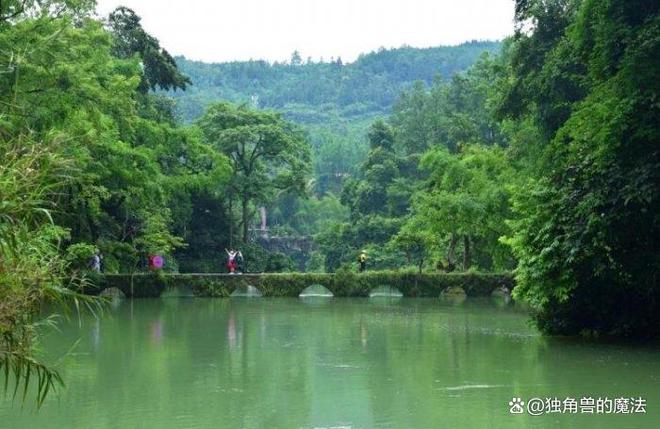 贵州口碑好的导游费用标准4日游必打卡经典推荐建议收藏