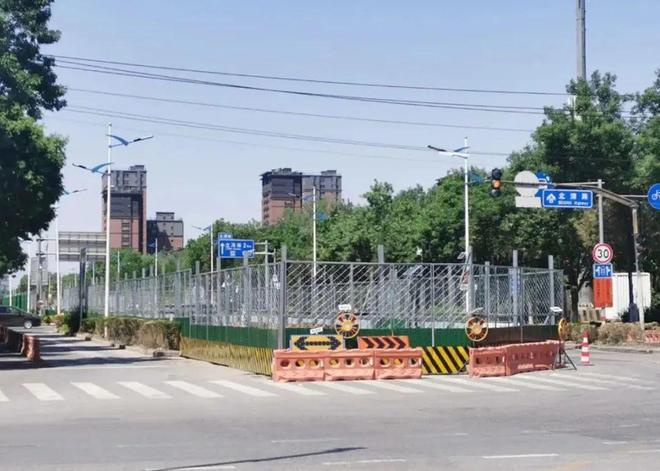 苑北边这个路口通行有大变化！多图直击→(图2)