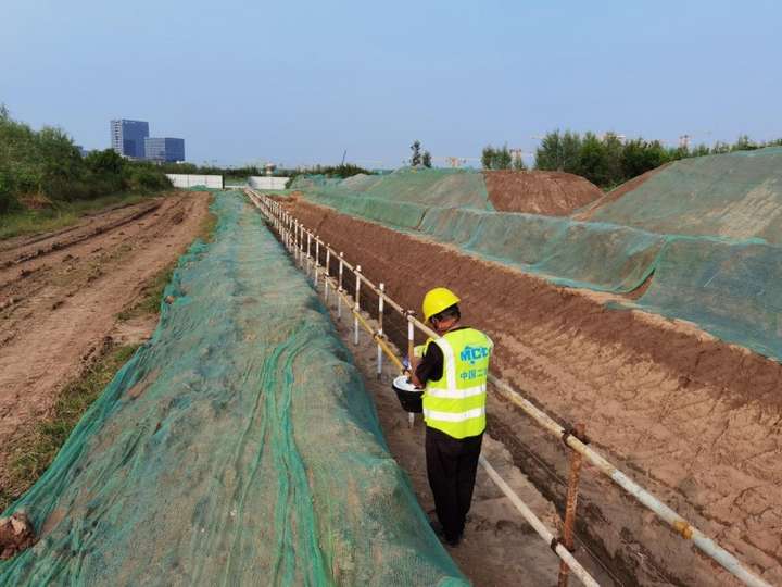 铺设希望之路承载未来梦想——中国二冶廊坊道路项目纪实(图3)