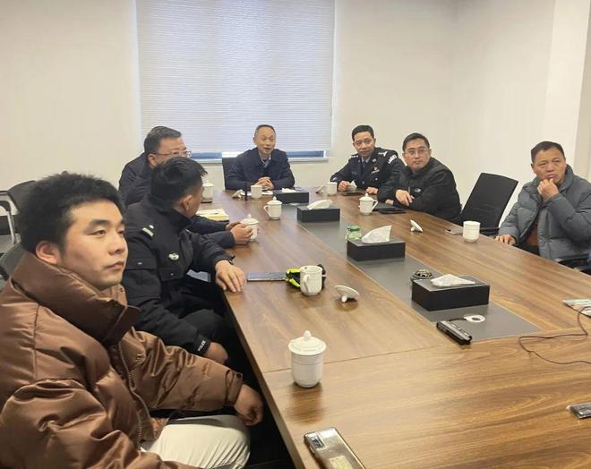 陶春调研温泉镇东林大佛周边道路交通基础设施建设情况