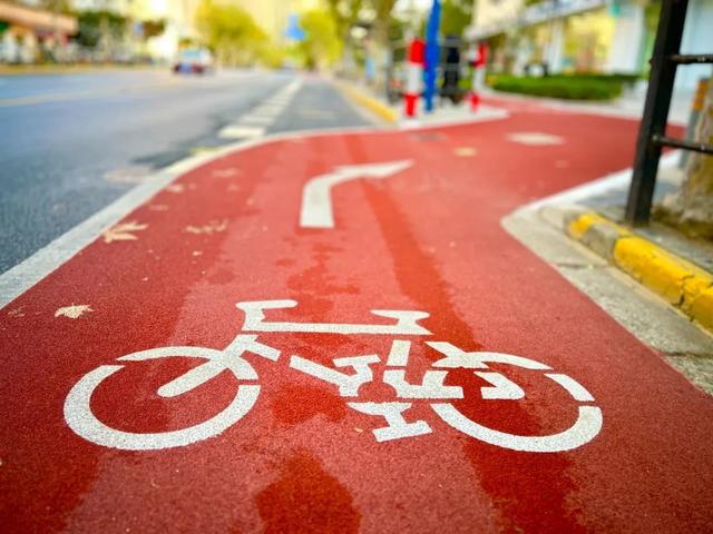临平北路公交站变样了成功打造“后绕式公交车站”(图3)