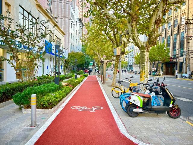 临平北路公交站变样了成功打造“后绕式公交车站”(图4)