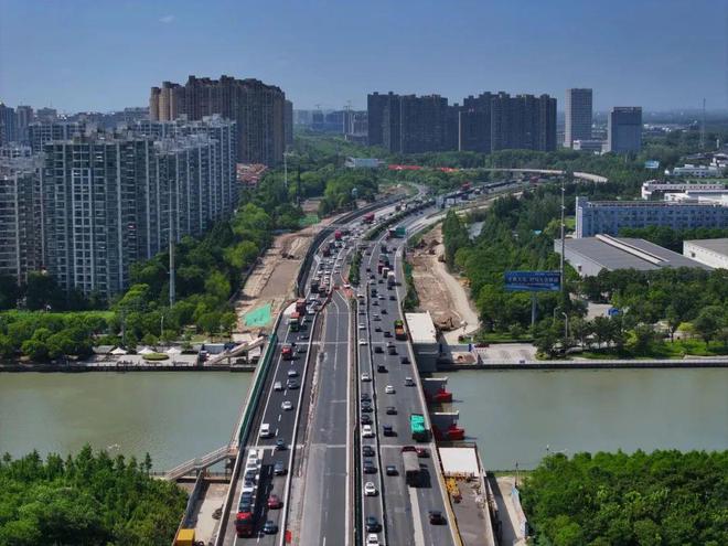 “蛇形走位”的火车你见过吗？上海这些交通工具、设施都“属蛇”(图4)