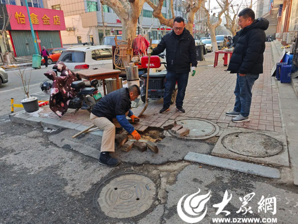 “秧歌进城”闹元宵烟台市福山区综合行政执法局全力护航(图2)