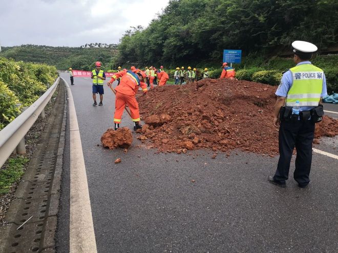 西双版纳州全面部署开展摩托车电动车预防重特大道路交通事故专项整治(图2)